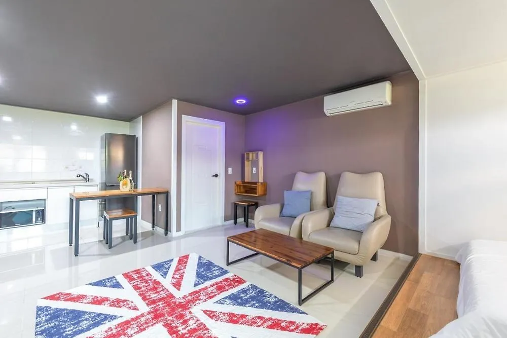 Gyeongju Blue 365 Pension 3*,