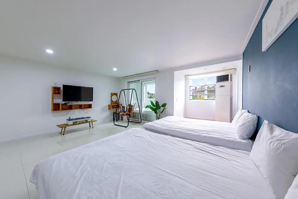 Gyeongju Blue 365 Pension 3*,
