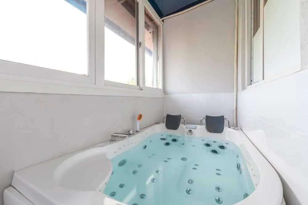Gyeongju Blue 365 Pension 3*,